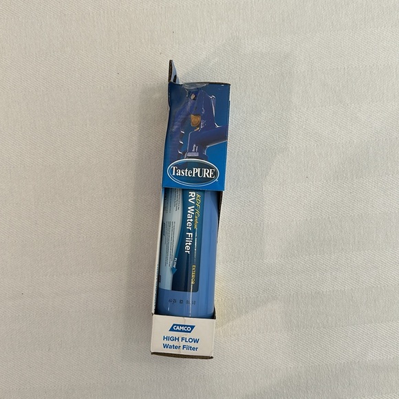 Camco TastePURE RV Water Filter with Flexible Hose Protector (model 40043) - Picture 4 of 8